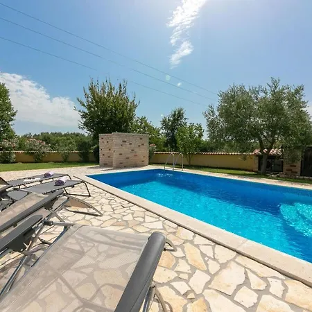Shirin With Pool